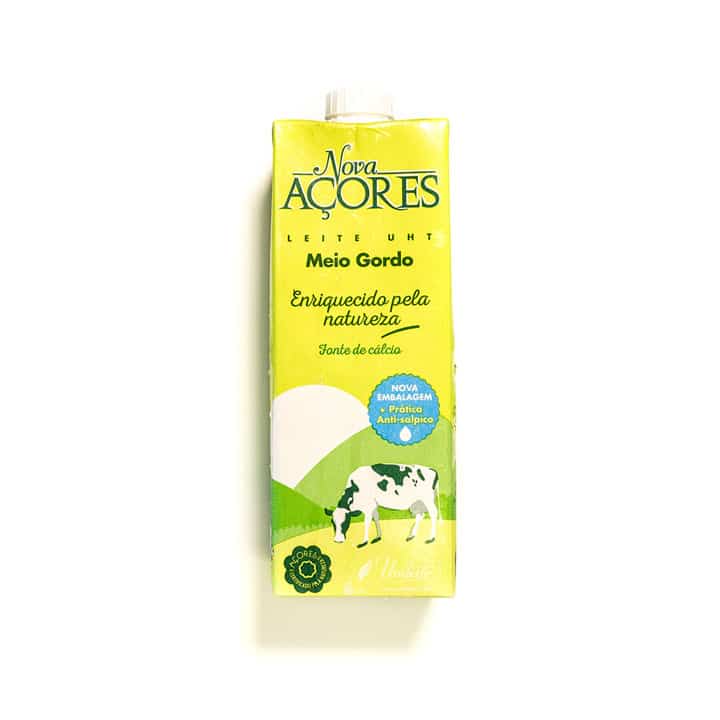 Nova Açores Meio Gordo Milk