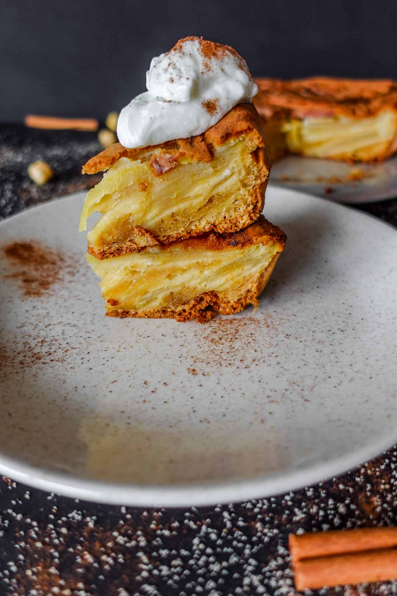 Easy and Delicious Apple Cinnamon Roll Cake Recipe