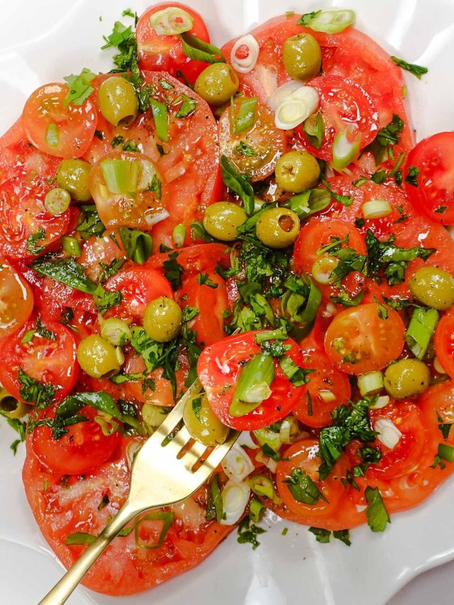 How to Make Tomato Salad