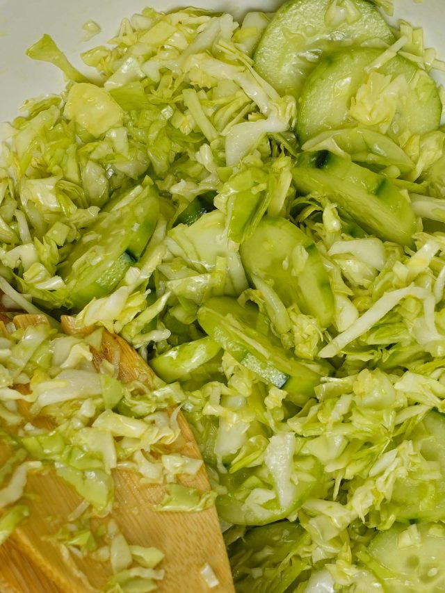 How to Make Cabbage Cucumber Salad